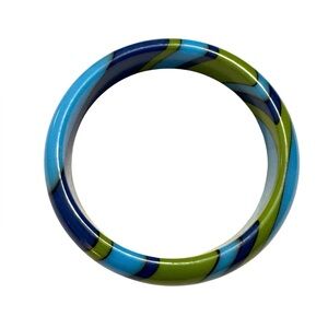 Very cool vintage Pucci inspired resin bangle in shades of blues and greens. EUC